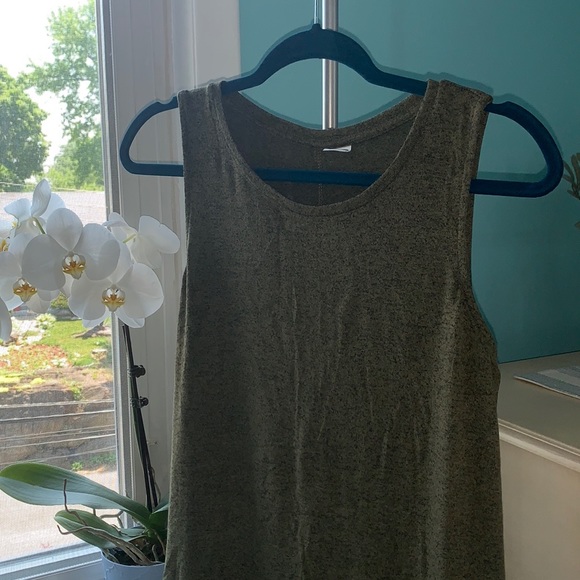 Green blouse. - Picture 2 of 3